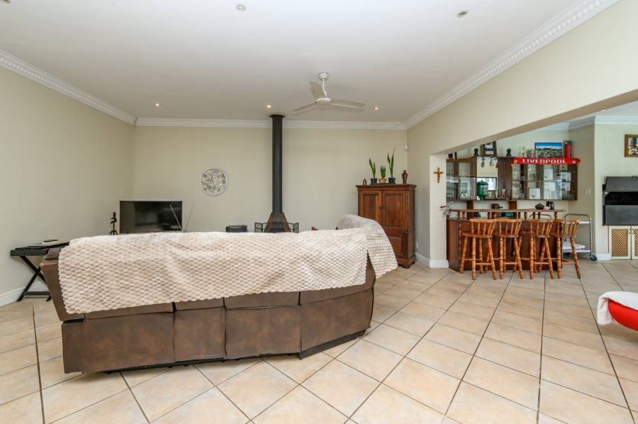 4 Bedroom Property for Sale in Summerstrand Eastern Cape